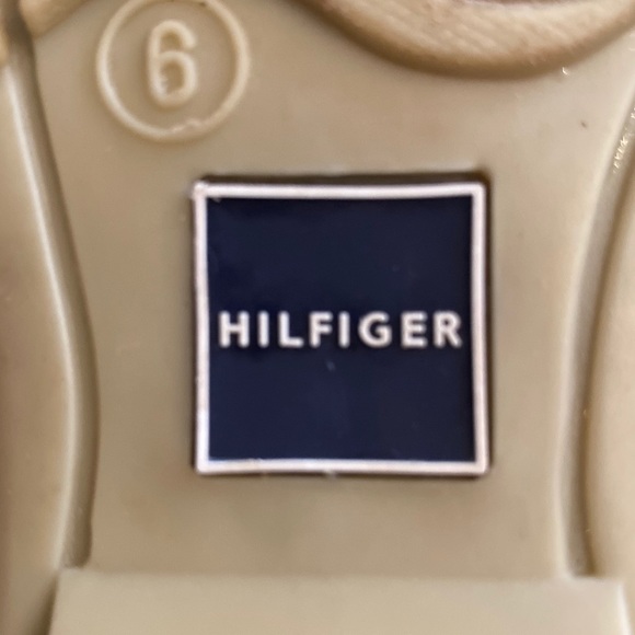 Tommy Hilfiger Women’s size 6 rain/snow boots - Picture 3 of 3